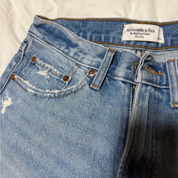 Abercrombie Mid Rise Denim shorts - Picture 2 of 3